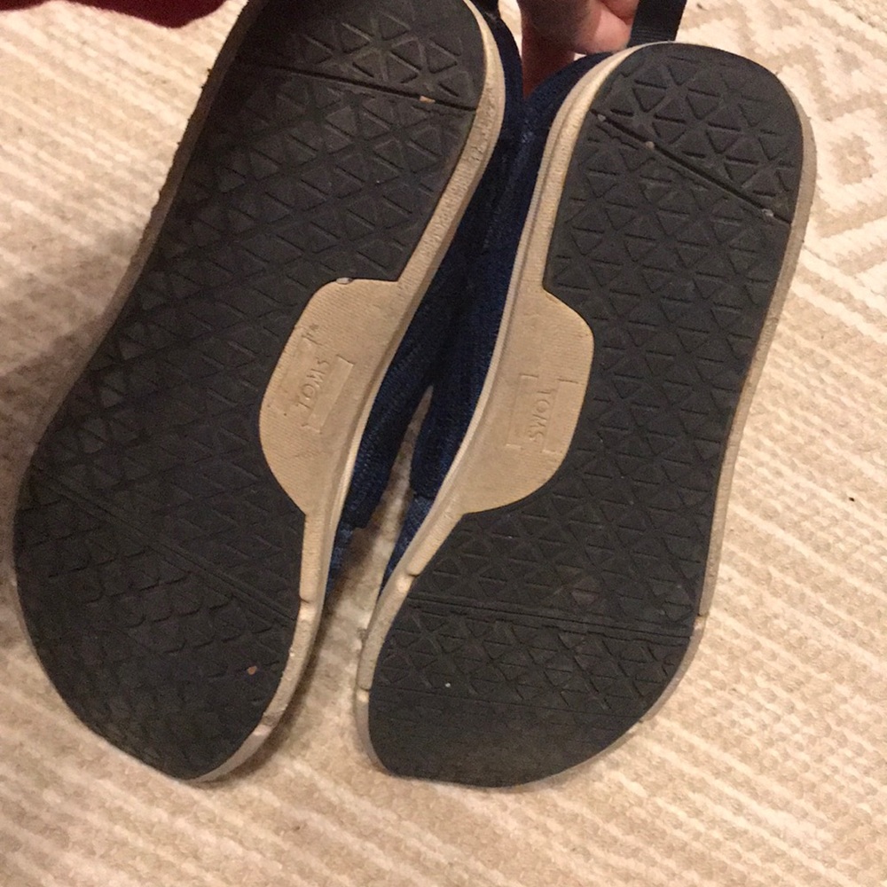 Toms tennis shoes - Picture 4 of 8